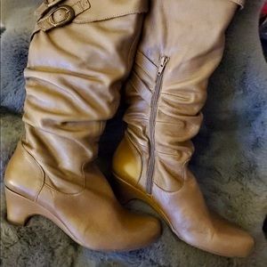 Brown heeled Boots 👢NWT